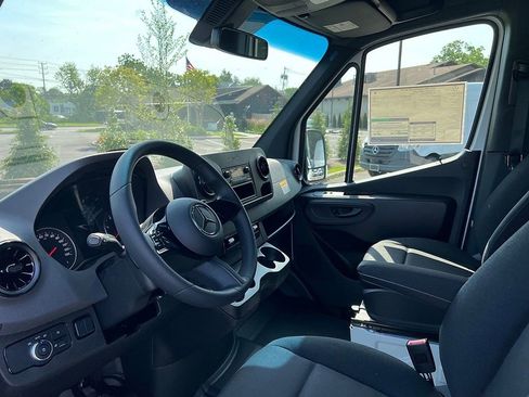 New 2025 Mercedes-Benz Sprinter 2500 image 8