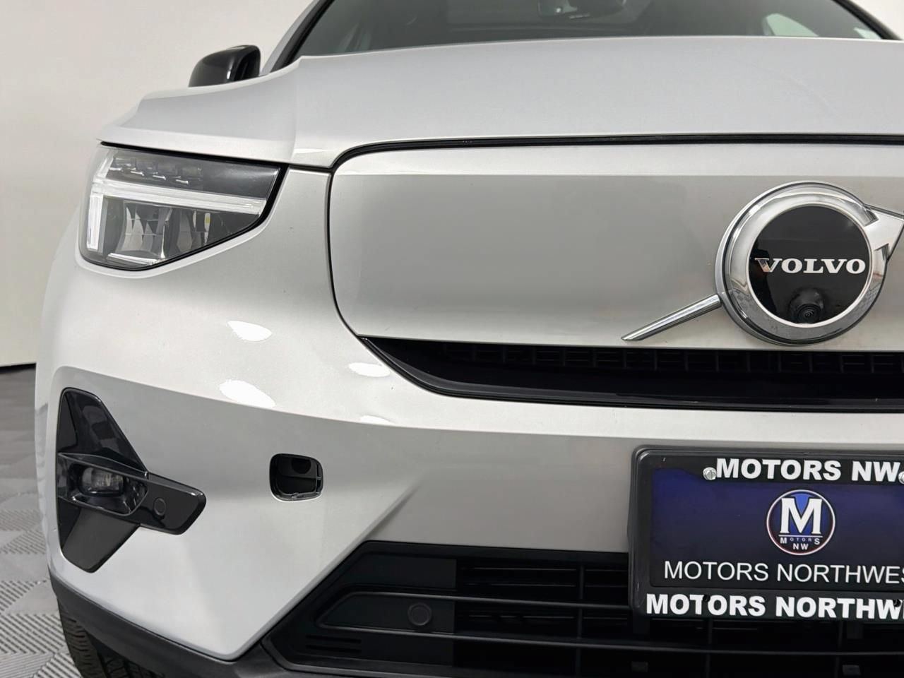 Used 2023 Volvo XC40 Recharge Plus AWD/4WD image 4