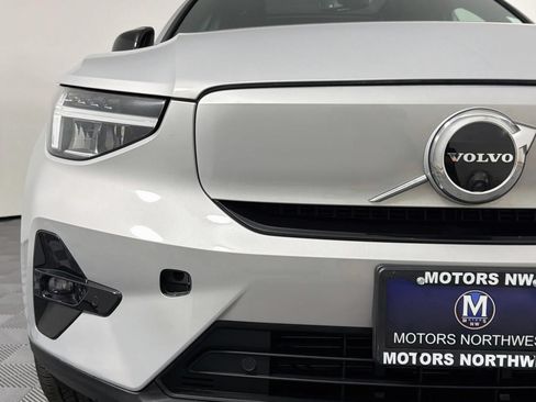 Used 2023 Volvo XC40 Recharge Plus AWD/4WD image 4
