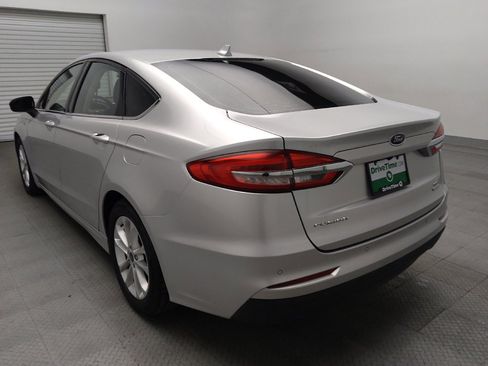 Used 2019 Ford Fusion SE FWD image 5