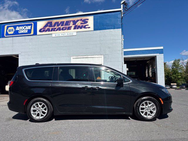 Used 2019 Chrysler Pacifica Touring FWD image 7