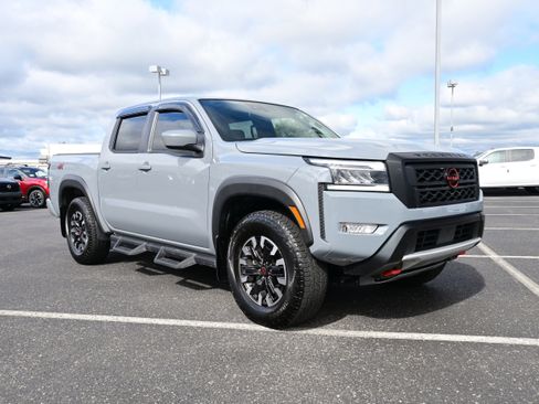 Used 2024 Nissan Frontier PRO-4X w/ Technology Package image 2