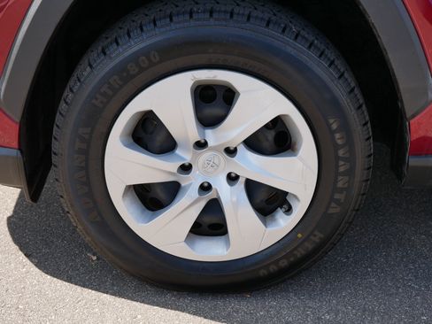 Used 2019 Toyota RAV4 LE w/ Carpet Mat Package AWD/4WD image 15