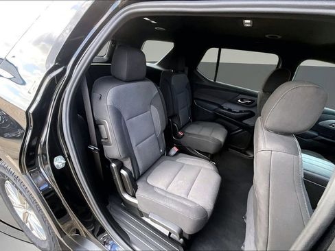 Used 2023 Chevrolet Traverse LT AWD/4WD image 24