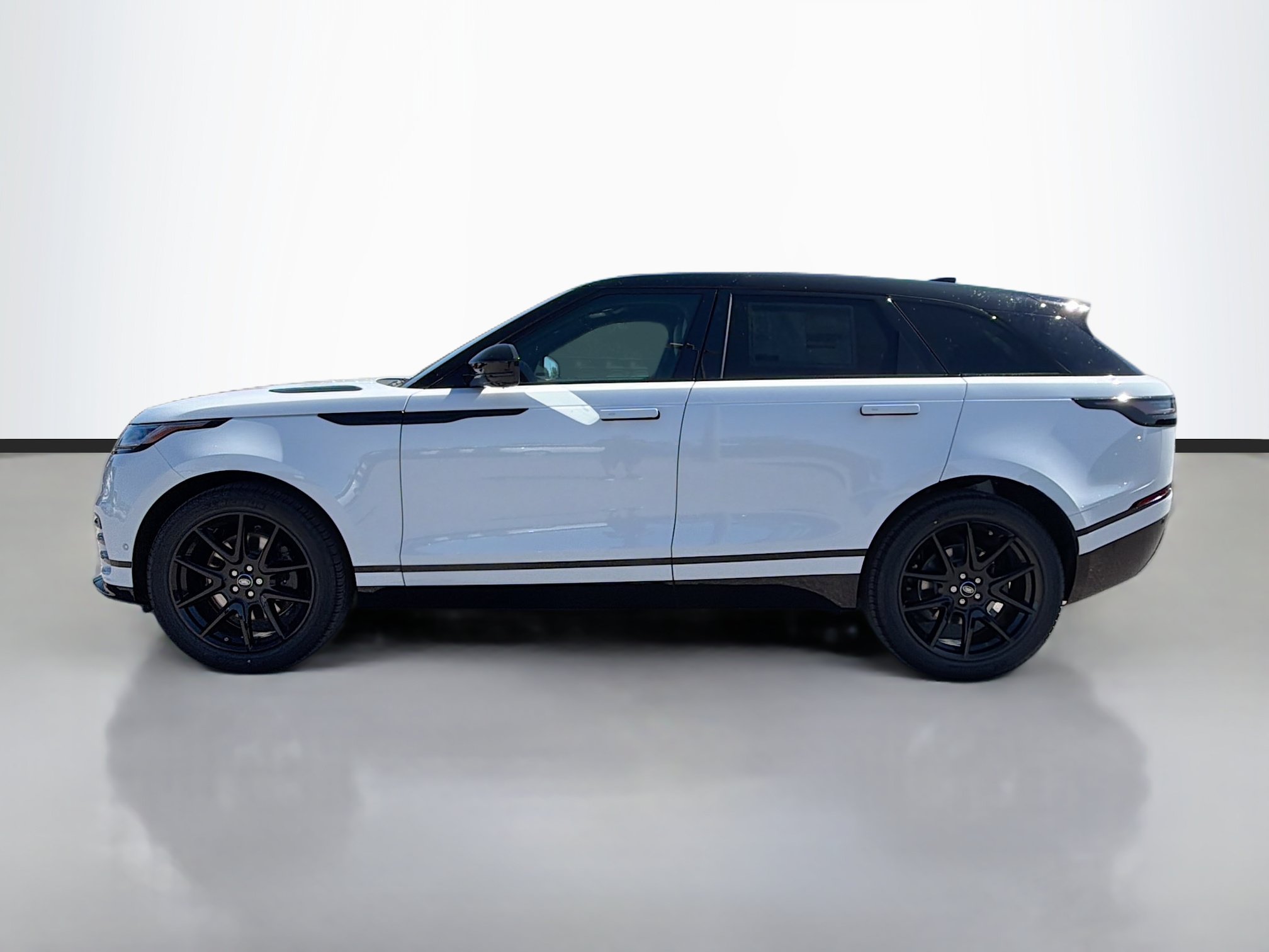 New 2026 Land Rover Range Rover Velar Dynamic SE AWD/4WD image 2