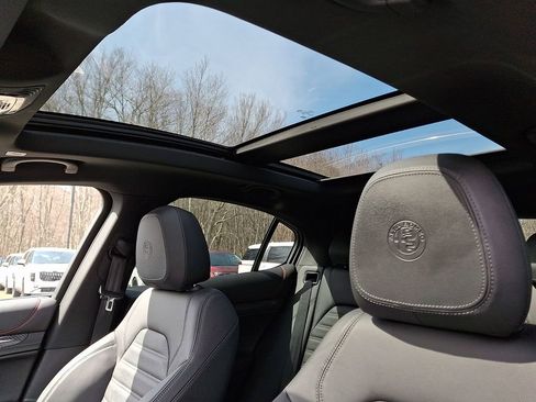 Used 2023 Alfa Romeo Stelvio Estrema AWD/4WD image 14