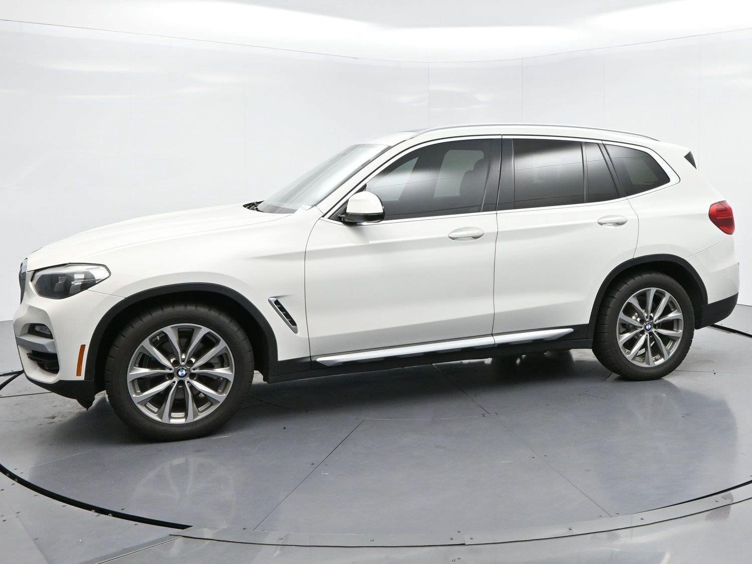 Used 2019 BMW X3 sDrive30i RWD image 3