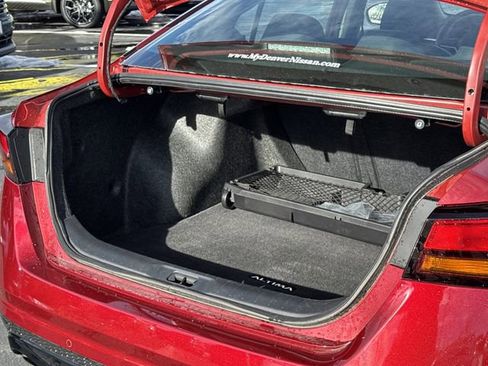 Certified 2024 Nissan Altima 2.5 SR w/ SR Premium Package image 17