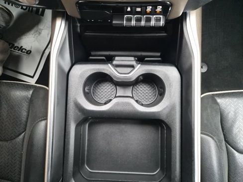 Used 2019 RAM 1500 Laramie AWD/4WD image 31