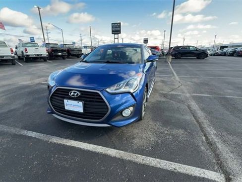 Used 2016 Hyundai Veloster Turbo image 3