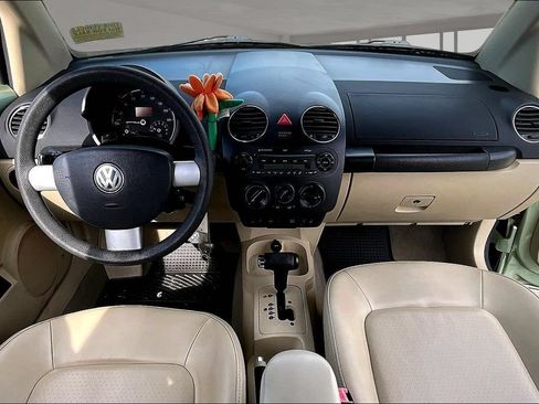 Used 2007 Volkswagen Beetle Convertible w/ Package 1 FWD image 7
