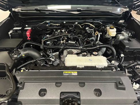 Certified 2025 Toyota Tacoma SR5 image 8