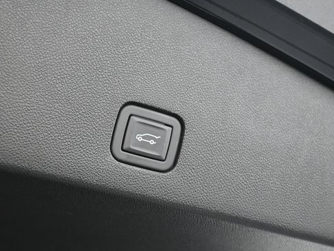 Used 2023 Cadillac XT6 Luxury image 43