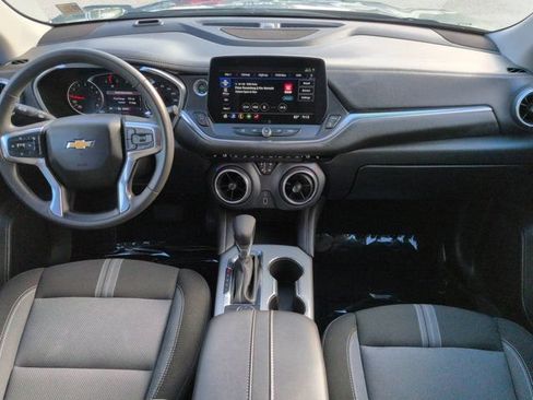 Used 2025 Chevrolet Blazer LT FWD image 14