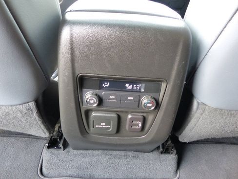 Used 2023 Buick Enclave Essence w/ Experience Buick Package AWD/4WD image 43