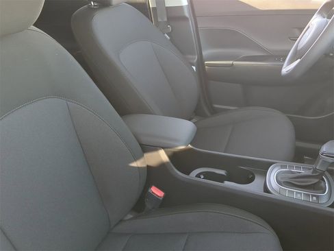 New 2026 Hyundai Kona SE image 10