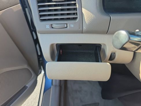 Used 2004 Toyota Camry LE image 22