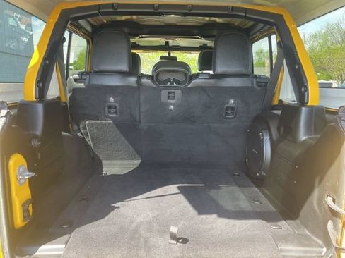 Used 2021 Jeep Wrangler Unlimited Sahara w/ Uconnect 4C Nav & Sound Group AWD/4WD image 12