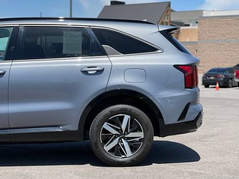 Used 2021 Kia Sorento EX w/ Panoramic Sunroof Package AWD/4WD image 5