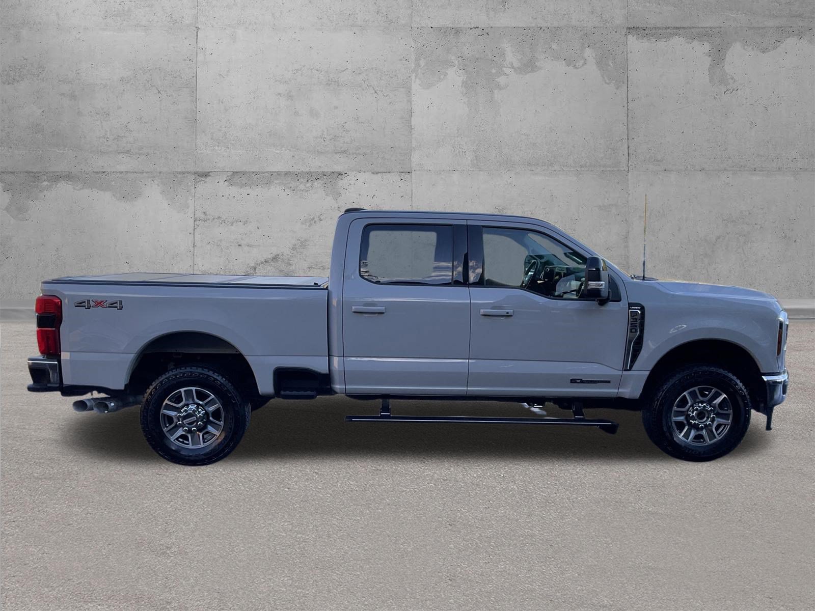 Used 2025 Ford F350 Lariat AWD/4WD image 2