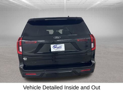 Used 2025 Ford Expedition Platinum w/ Stealth Appearance Package AWD/4WD image 11