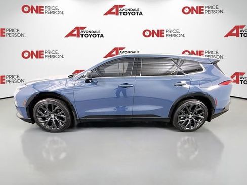 Certified 2025 Toyota Crown Signia AWD/4WD image 4