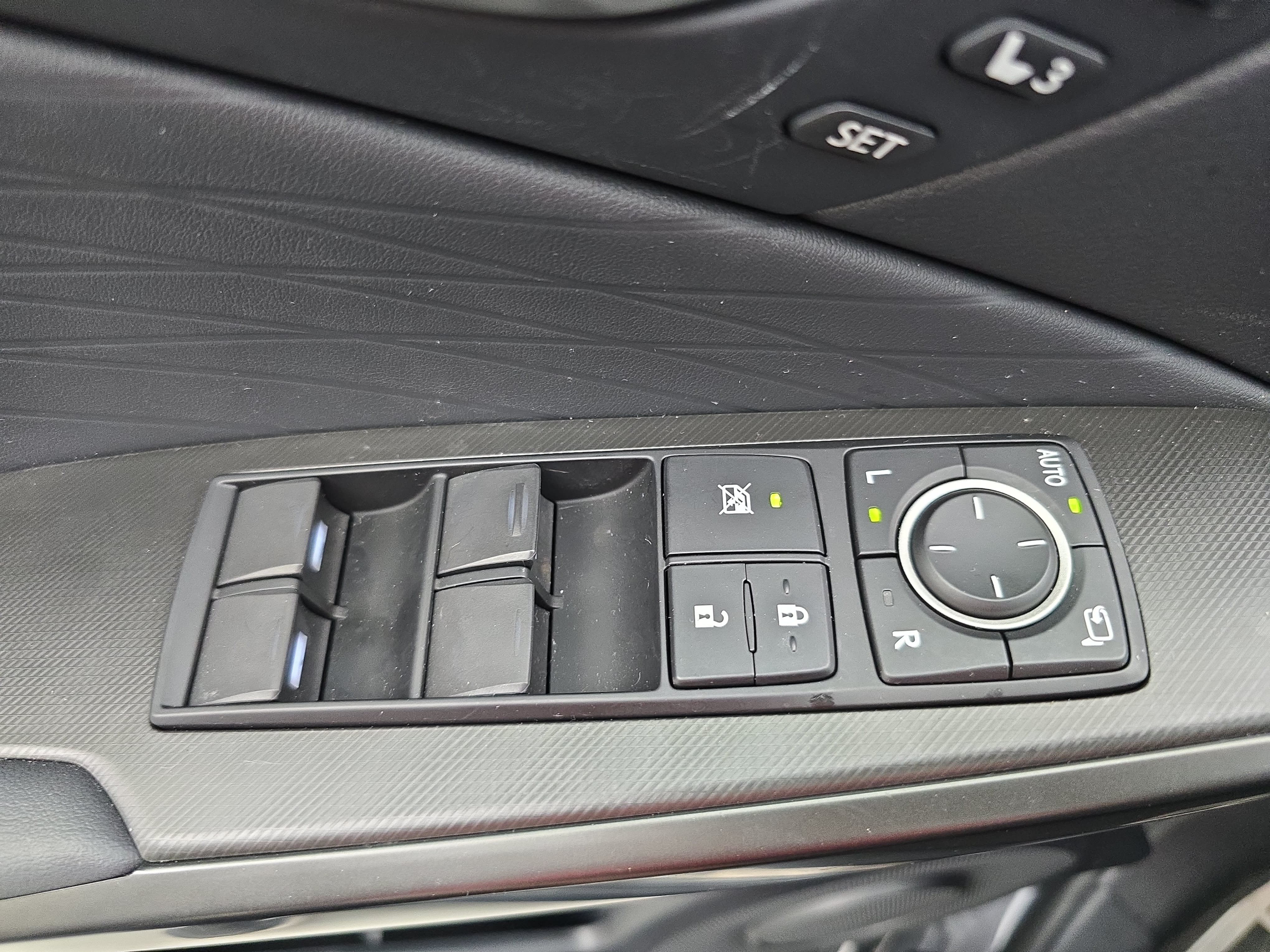 Used 2025 Lexus IS 350 F Sport RWD image 29