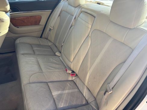 Used 2010 Lincoln MKS image 10