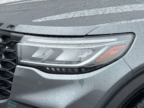 Used 2025 Ford Explorer ST AWD/4WD image 7
