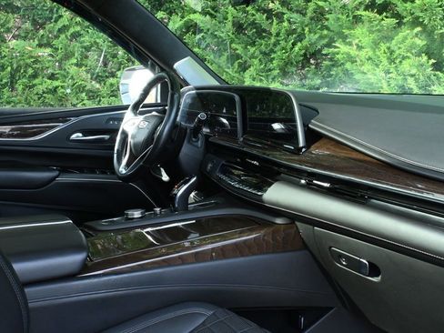 Used 2021 Cadillac Escalade Sport Platinum w/ Heavy-Duty Trailer Package image 35