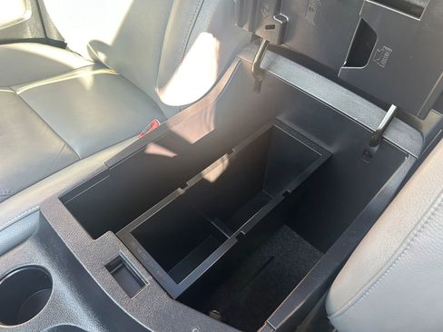 Used 2010 Toyota Tundra Limited image 29