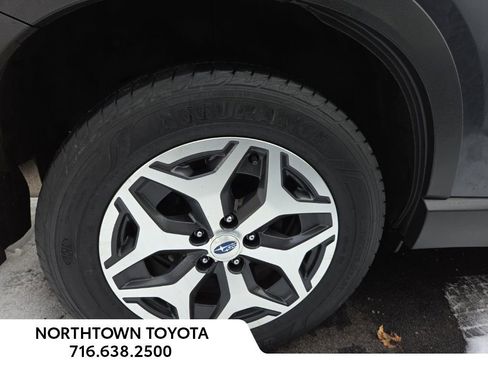 Used 2022 Subaru Forester Premium image 5