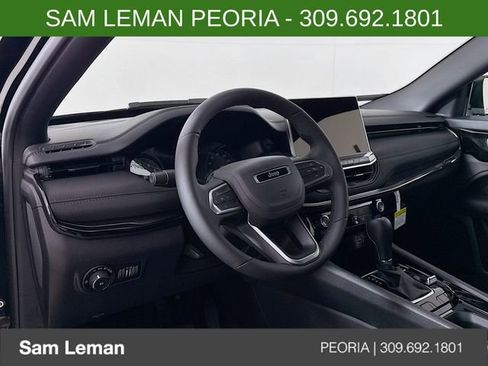 New 2026 Jeep Compass Latitude image 9