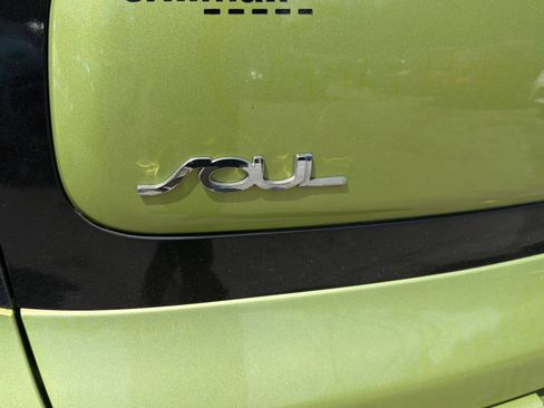 Used 2018 Kia Soul FWD image 14