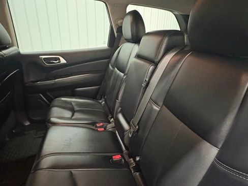Used 2020 Nissan Pathfinder SL FWD image 12