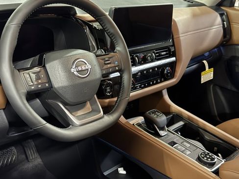 New 2026 Nissan Pathfinder Platinum AWD/4WD image 19