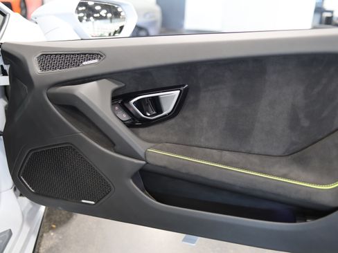 Used 2021 Lamborghini Huracan EVO AWD/4WD image 33