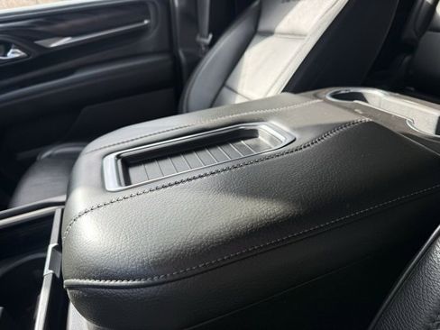 Used 2021 GMC Yukon Denali w/ Denali Premium Package image 30