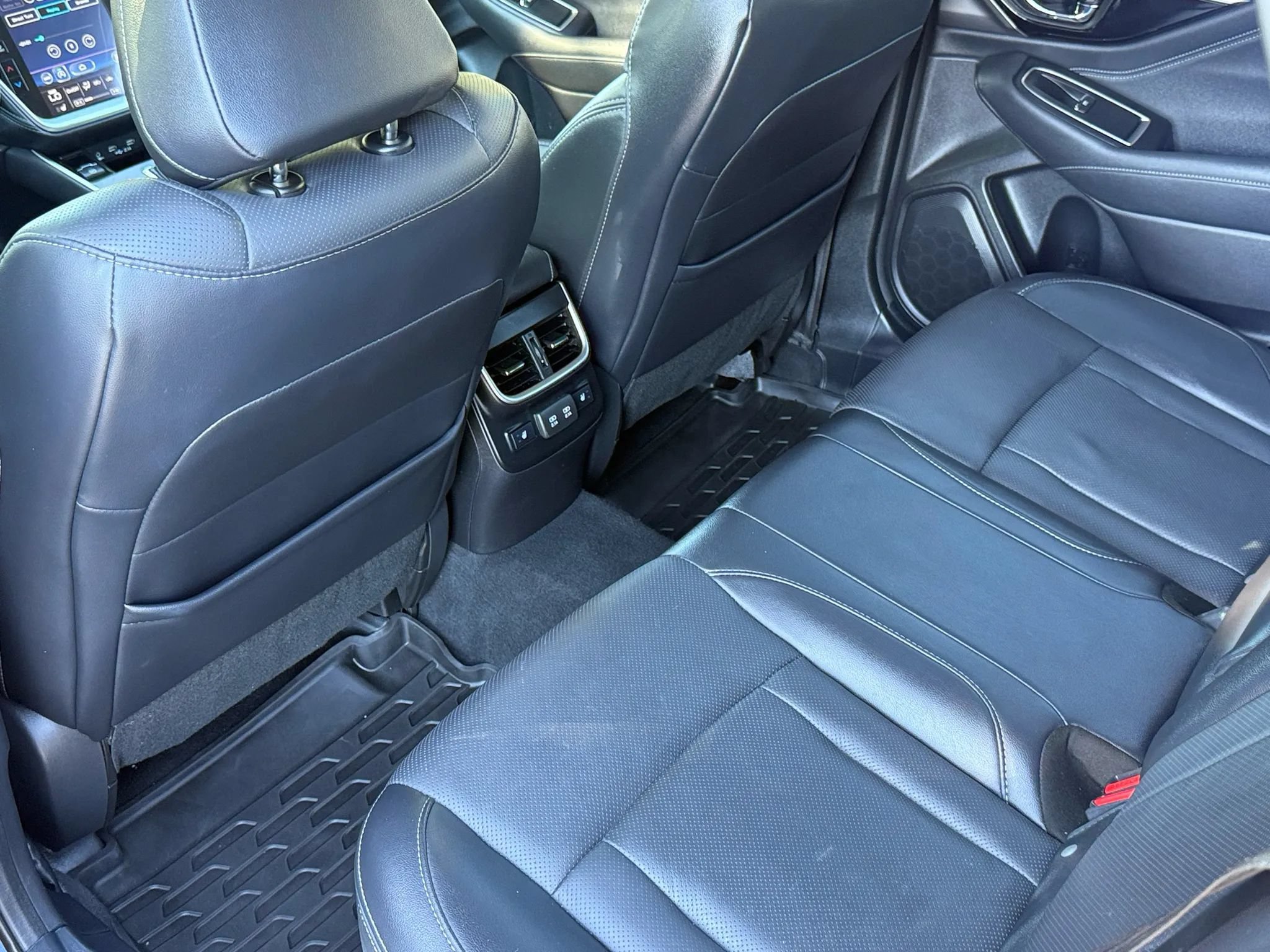Used 2022 Subaru Outback Limited AWD/4WD image 23