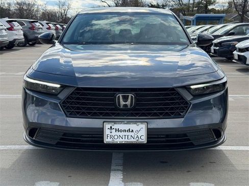 Certified 2025 Honda Accord SE image 9