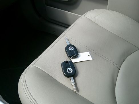 Used 2010 Mercury Mariner Premier image 5