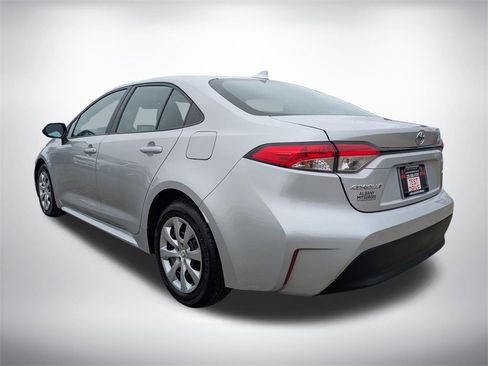 Used 2024 Toyota Corolla LE image 5