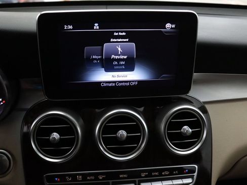 Used 2019 Mercedes-Benz GLC 300 4MATIC image 27