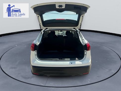 Used 2019 Nissan Rogue Sport S image 9