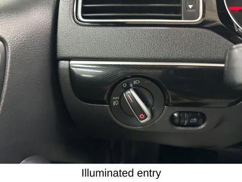 Used 2015 Volkswagen Jetta Sport FWD image 38