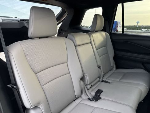 Used 2023 Honda Passport EX-L image 25