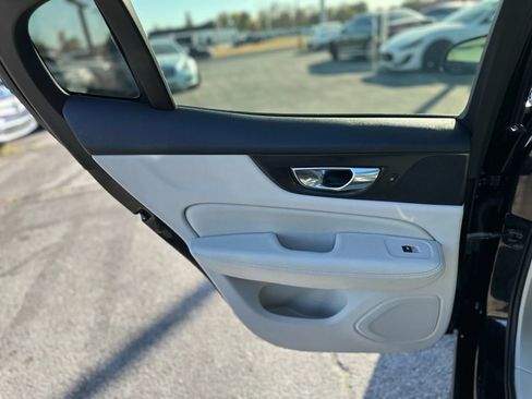 Used 2019 Volvo S60 T5 Momentum w/ Premium Package image 21