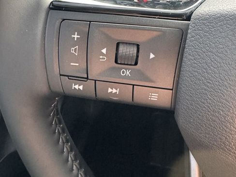 Used 2025 Nissan Rogue Platinum w/ Platinum Premium Package image 33