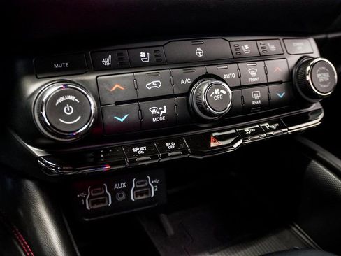 Used 2022 Dodge Durango R/T w/ Blacktop Package image 29