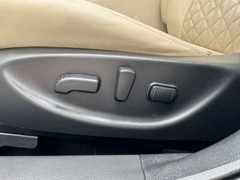 Used 2016 Nissan Maxima Platinum w/ Interior Lighting Package FWD image 25